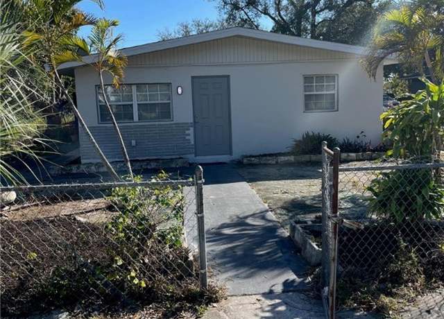 Property at 2640-2642 Saint Charles St, Fort Myers, FL 33916, 5 beds, 3 baths