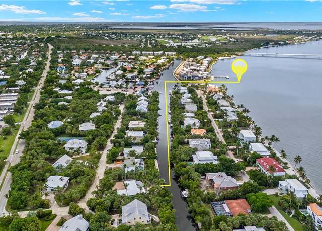 Property at 526 N Yachtsman Dr, Sanibel, FL 33957, 3 beds, 2 baths