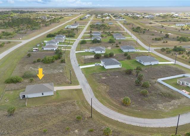 Property at 140 Bethlehem Pl, Labelle, FL 33935, 4 beds, 2 baths