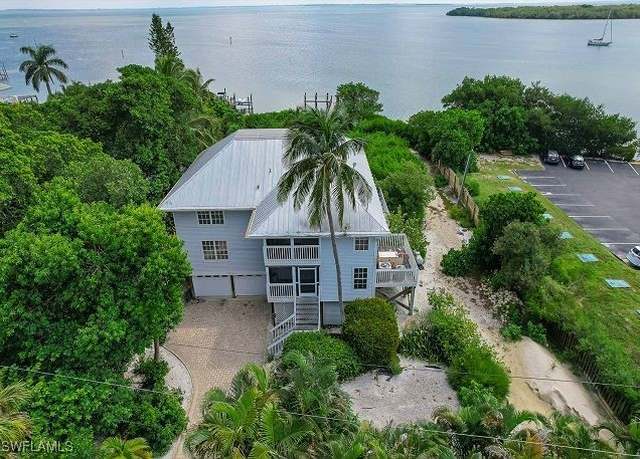 Property at 15161 Captiva Dr, Captiva, FL 33924, 4 beds, 4.5 baths