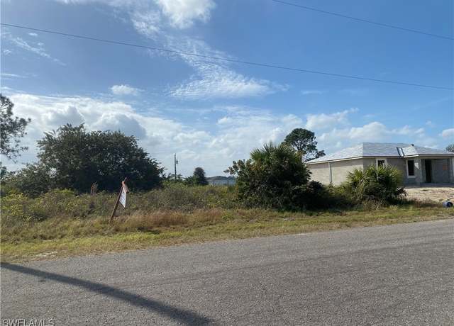 Property at 8012 Salem Cir Cir, Labelle, FL 33935