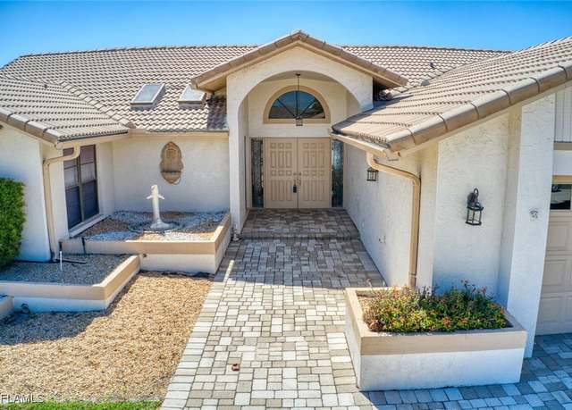 Property at 424 SW 52nd St, Cape Coral, FL 33914, 3 beds, 2.5 baths