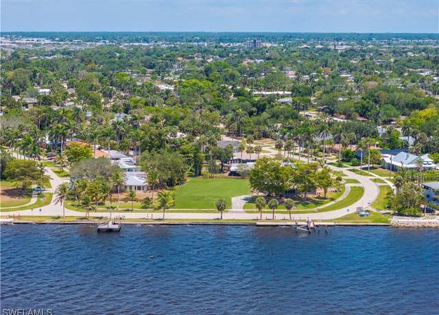 Property at 6105 W Riverside Dr, Fort Myers, FL 33919