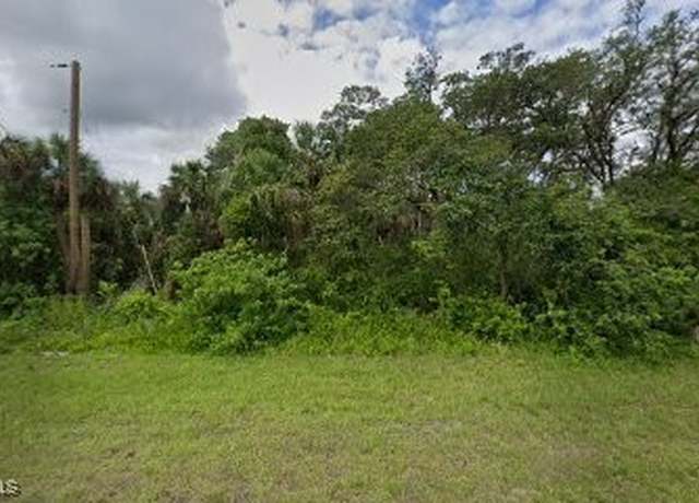 Property at 653 Greenbriar Blvd, Lehigh Acres, FL 33972