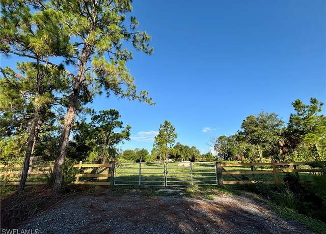 Property at 810 S Willow St, Clewiston, FL 33440