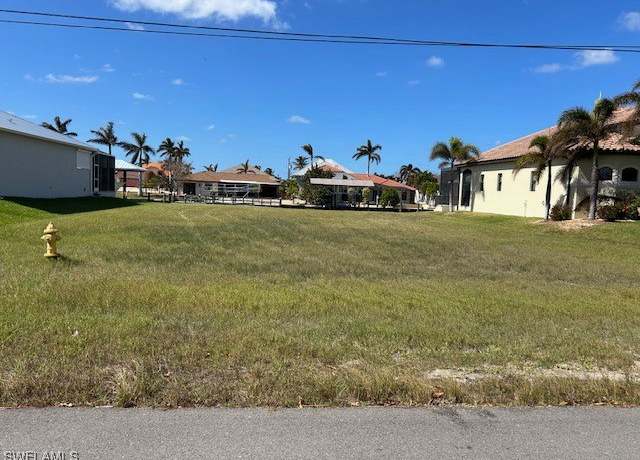 Property at 2417 Macadamia Ln, FL 33956