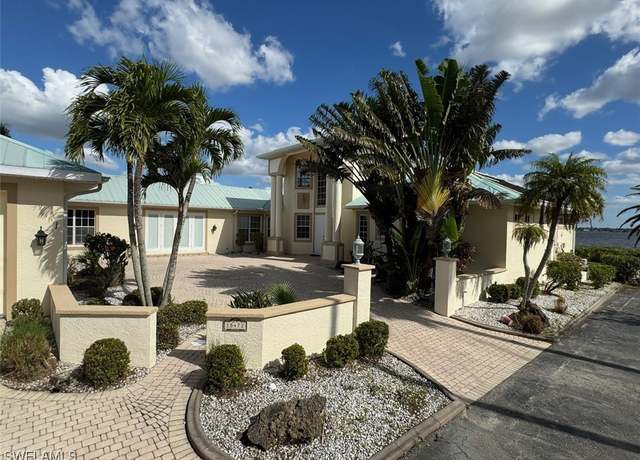 Property at 15472 Nelsons Walk Ct, North Fort Myers, FL 33917, 4 beds, 2.5 baths