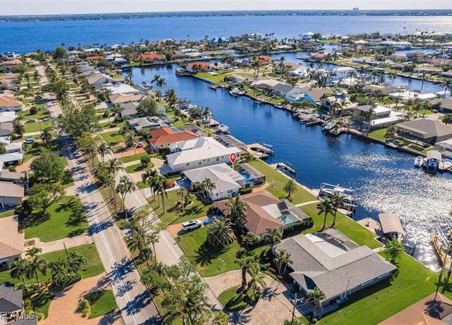 Property at 1936 Palaco Grande Pkwy, Cape Coral, FL 33904, 3 beds, 2 baths