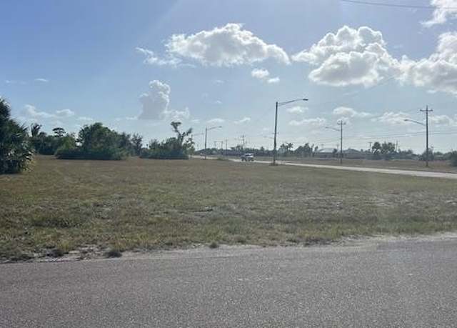 Property at 34 Jacaranda Pkwy E, Cape Coral, FL 33909