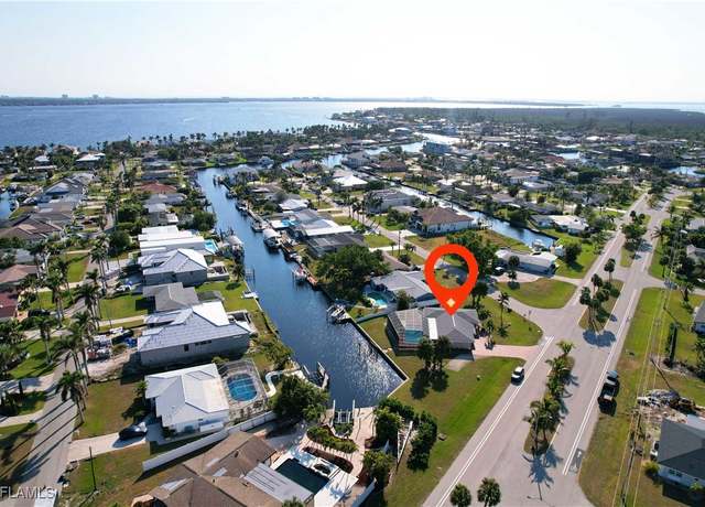 Property at 5301 Bayview Ct, Cape Coral, FL 33904, 3 beds, 2 baths