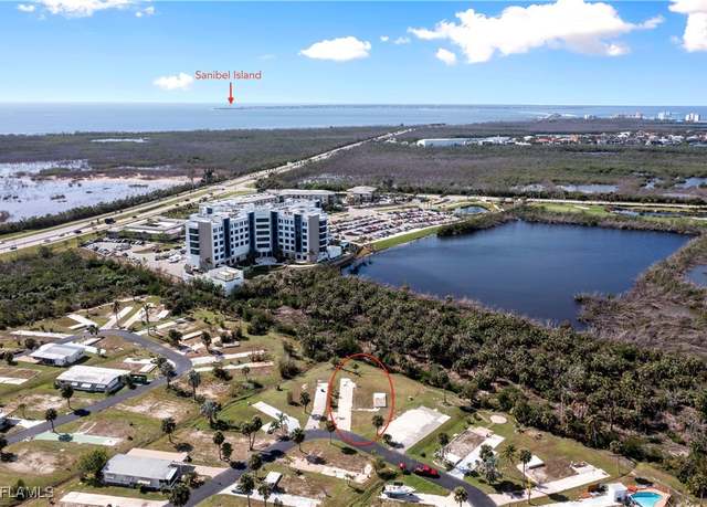 Property at 13701 Ovenbird Dr, Fort Myers, FL 33908