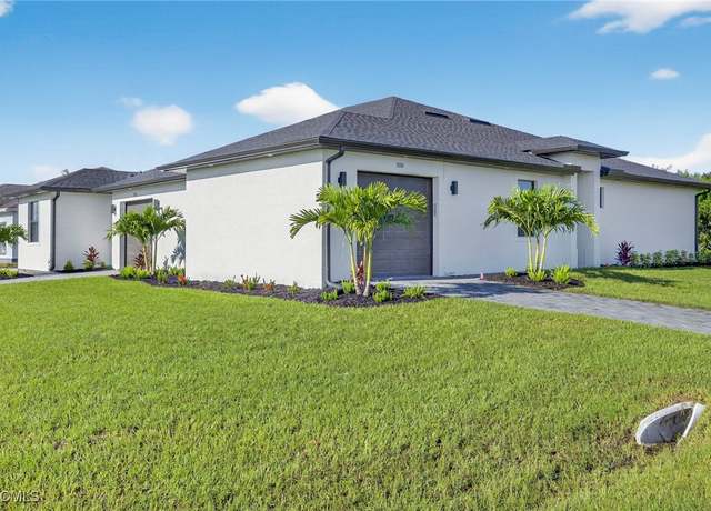 Property at 700-702 S Hightower Ave, Lehigh Acres, FL 33973, 6 beds, 4 baths