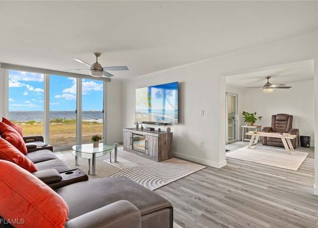 Property at 200 Periwinkle Way #124, Sanibel, FL 33957, 3 beds, 2 baths