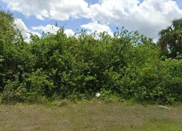 Property at 8015 Sunrise Cir, Labelle, FL 33935
