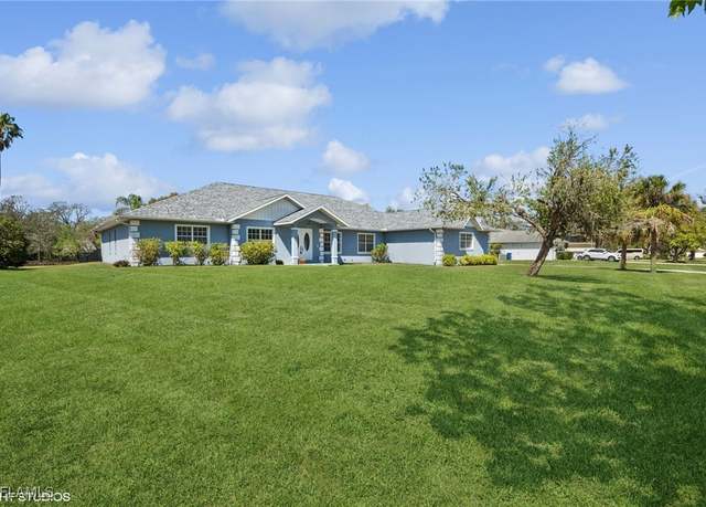 Property at 310 136th Ct E, Bradenton, FL 34212, 5 beds, 3 baths