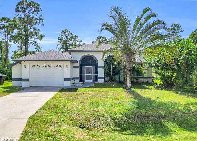 Property at 809 Hamilton Ave, Lehigh Acres, FL 33972, 2 beds, 2.5 baths
