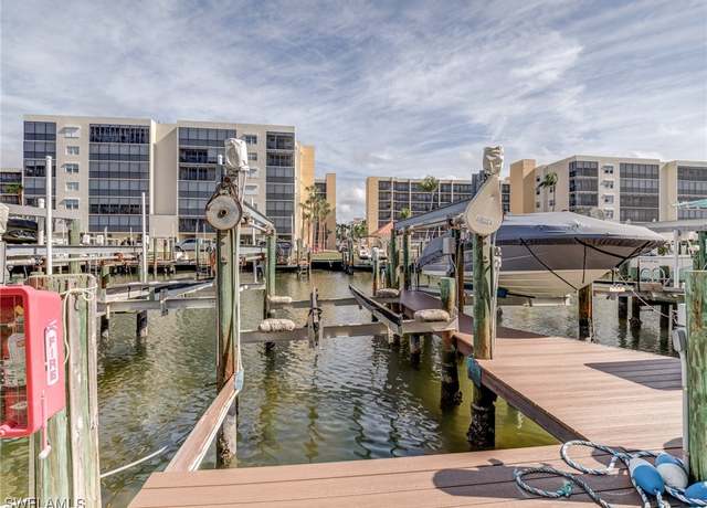 Property at 4521 Bay Beach Ln #326, Fort Myers Beach, FL 33931, 2 beds, 2.5 baths