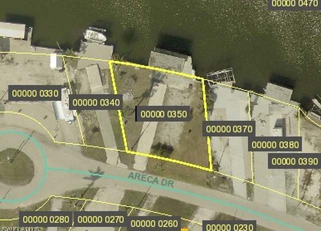 Property at 3924 Areca Dr, St. James City, FL 33956
