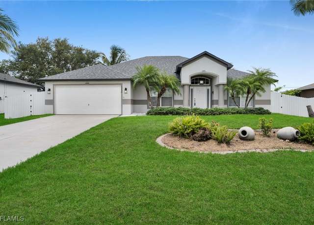 Property at 2206 NE 17th Pl, Cape Coral, FL 33909, 4 beds, 2 baths