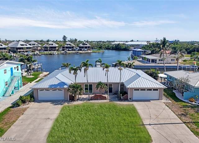 Property at 7775 Bocilla Ln, Bokeelia, FL 33922, 2 beds, 2 baths