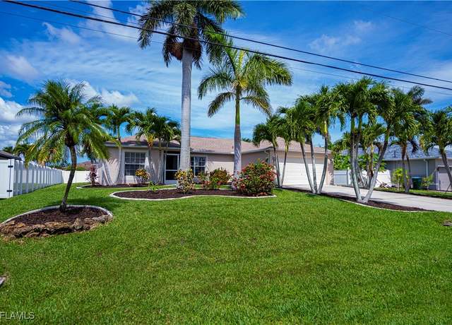 Property at 806 SW 4th Ave, Cape Coral, FL 33991, 3 beds, 2 baths