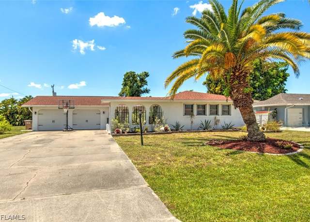 Property at 532 SE 36th St, Cape Coral, FL 33904, 3 beds, 2.5 baths