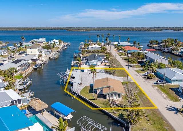 Property at 2816 Janet St, Matlacha, FL 33993, 2 beds, 1 bath