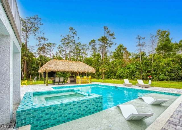Property at 675 Logan Blvd S, Naples, FL 34119, 4 beds, 3 baths