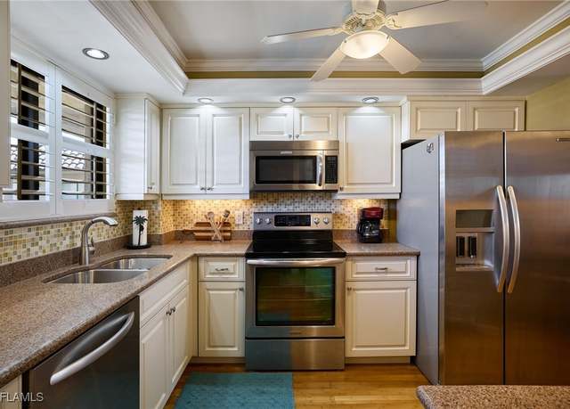 Property at 2121 Collier Ave #518, Fort Myers, FL 33901, 2 beds, 2 baths