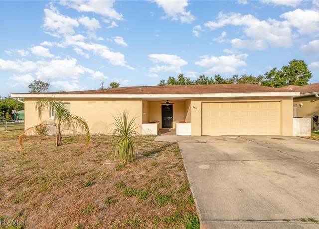 Property at 2414 Parkview Dr, Fort Myers, FL 33905, 3 beds, 2 baths