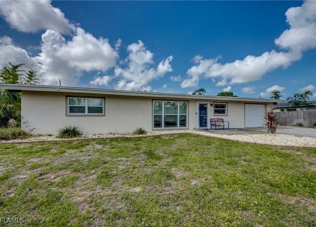 Property at 2342 Dover Ave, Fort Myers, FL 33907, 2 beds, 2.5 baths