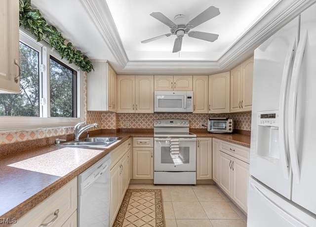 Property at 7402 Lake Breeze Dr #306, Fort Myers, FL 33907, 2 beds, 2 baths