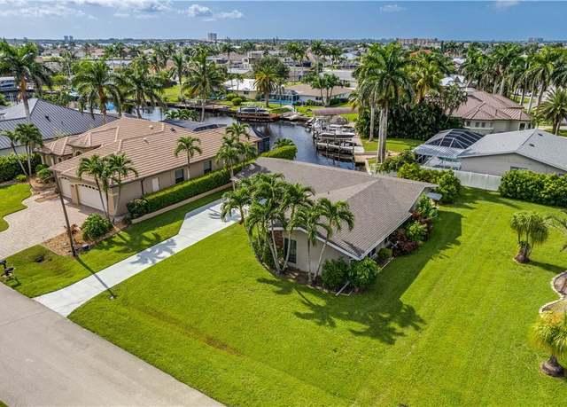 Property at 1712 SE 43rd St, Cape Coral, FL 33904, 3 beds, 2 baths