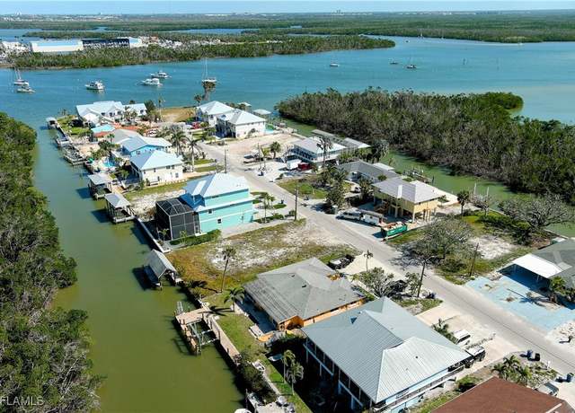Property at 175 Tropical Shores Way #177, Fort Myers Beach, FL 33931, 4 beds, 3.5 baths