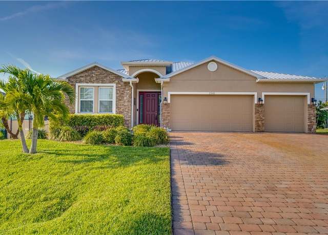 Property at 2541 SW 32nd Ln, Cape Coral, FL 33914, 3 beds, 3 baths