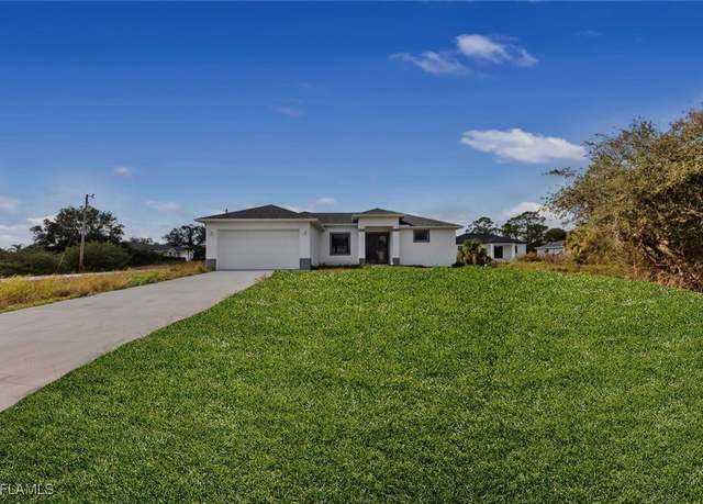 Property at 352 Rawlings Ave, Lehigh Acres, FL 33974, 3 beds, 2.5 baths