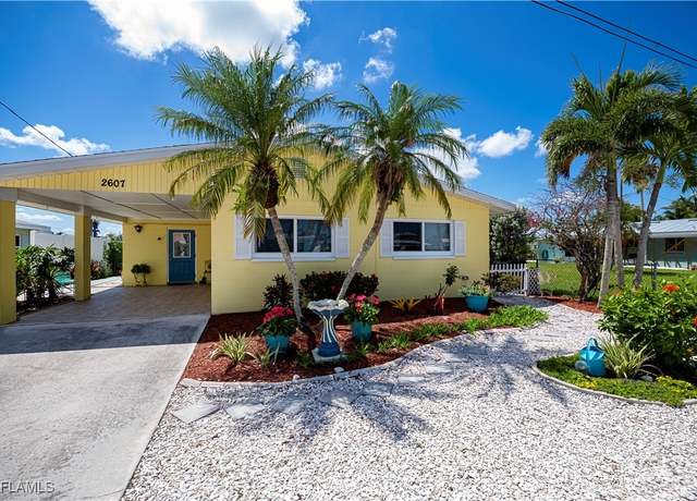 Property at 2607 Bayshore Dr, Matlacha, FL 33993, 2 beds, 2 baths