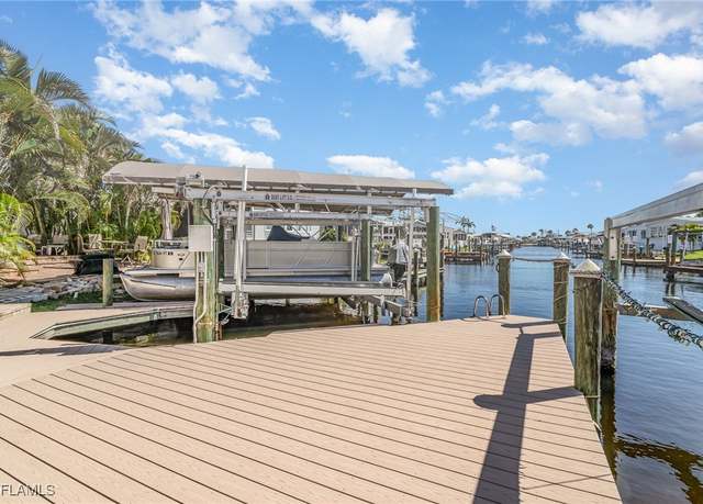 Property at 11181 Azalea Ln, Fort Myers Beach, FL 33931, 2 beds, 2 baths