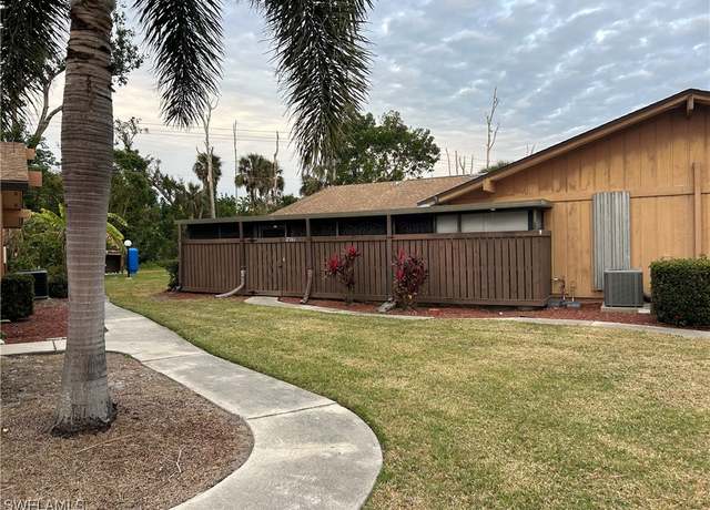 Property at 17301 Timber Oak Ln, Fort Myers, FL 33908, 2 beds, 2 baths