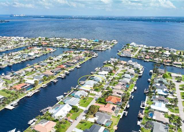 Property at 1935 SE 36th Ter, Cape Coral, FL 33904, 3 beds, 2 baths
