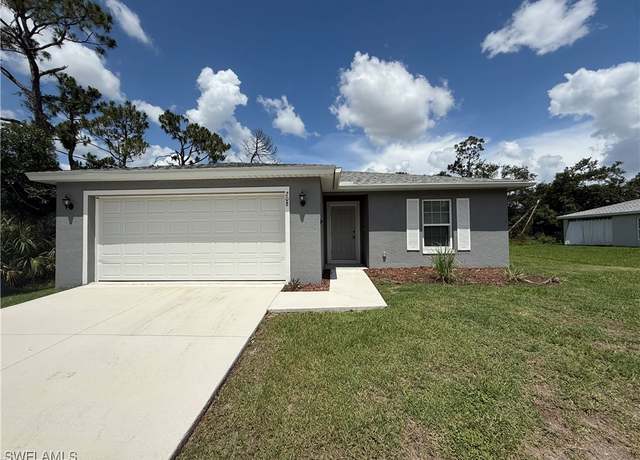 Property at 208 Ravenswood Blvd, Port Charlotte, FL 33954, 4 beds, 2 baths