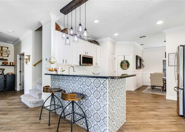 Property at 8912 Fawn Ridge Dr, Fort Myers, FL 33912, 5 beds, 2.5 baths