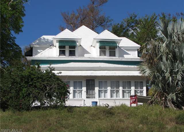 Property at 13841-13845 Robert Rd, Bokeelia, FL 33922, 4 beds, 2 baths