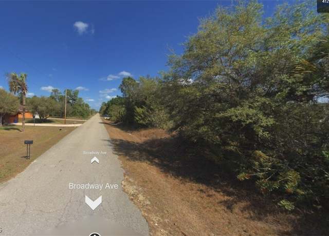 Property at 414 Broadway Ave, Lehigh Acres, FL 33972