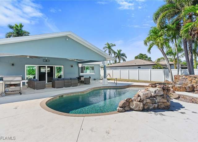 Property at 549 Peck Ave, Fort Myers, FL 33919, 2 beds, 2 baths