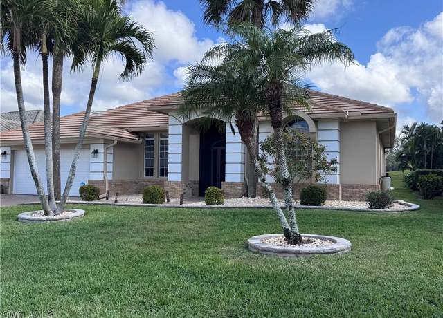 Property at 12031 Wedge Dr, Fort Myers, FL 33913, 3 beds, 2.5 baths