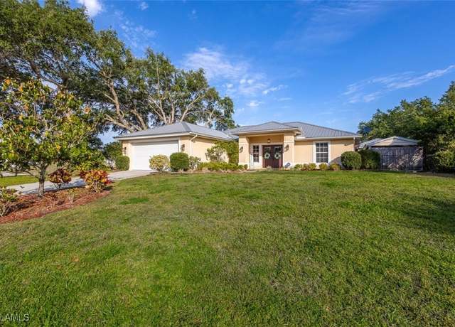 Property at 1225 W Benbow Ct, Labelle, FL 33935, 3 beds, 2 baths