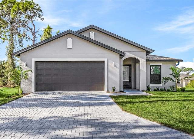 Property at 812 Gen D Macarthur Ave, Labelle, FL 33935, 3 beds, 2 baths