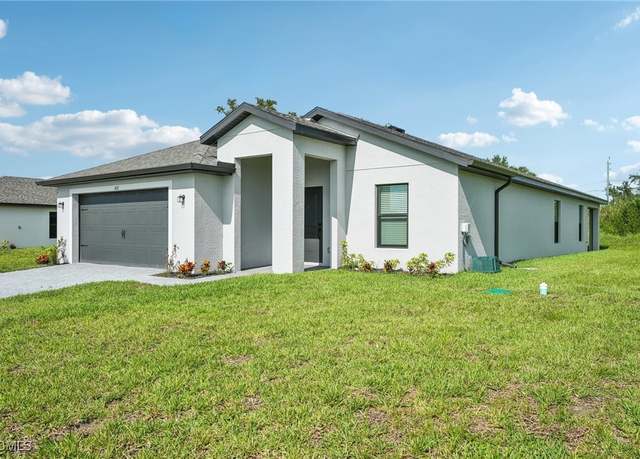 Property at 812 Gen D Macarthur Ave, Labelle, FL 33935, 3 beds, 2 baths
