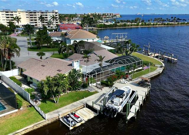 Property at 1746 Sandy Cir, Cape Coral, FL 33904, 3 beds, 2 baths
